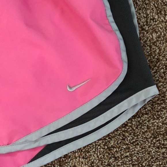 𝅺Nike Dri-Fit Shorts Size Small - Picture 2 of 7